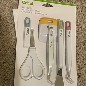 Cricut basic tools